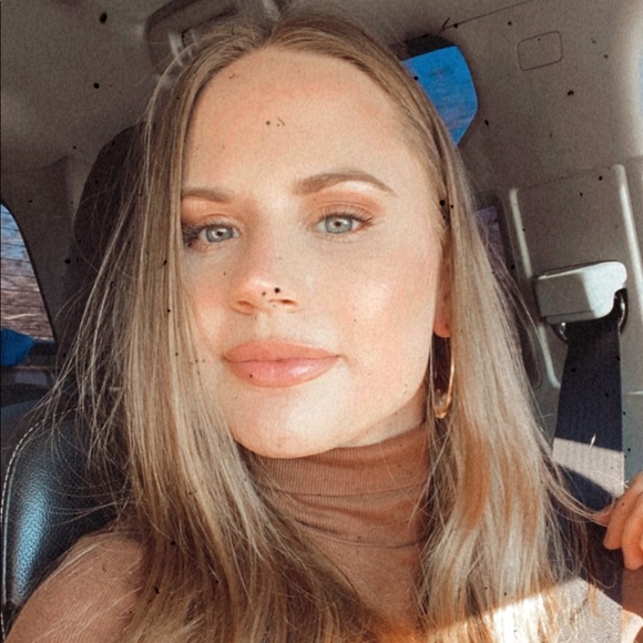 Meet the seller/buyer!✨ - Picture 3 of 9